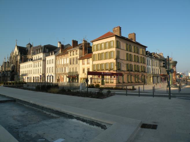  immeubles éclairés par le soleil